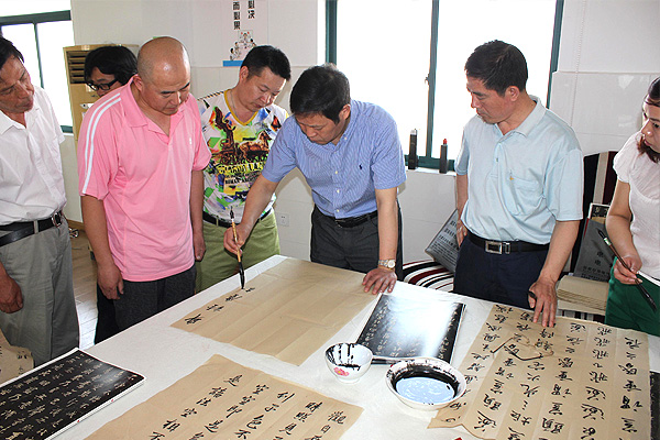 中國人民大學、北京師範大學王學嶺書法工作室在51漫画在线观看下载集團麵授會(圖2)